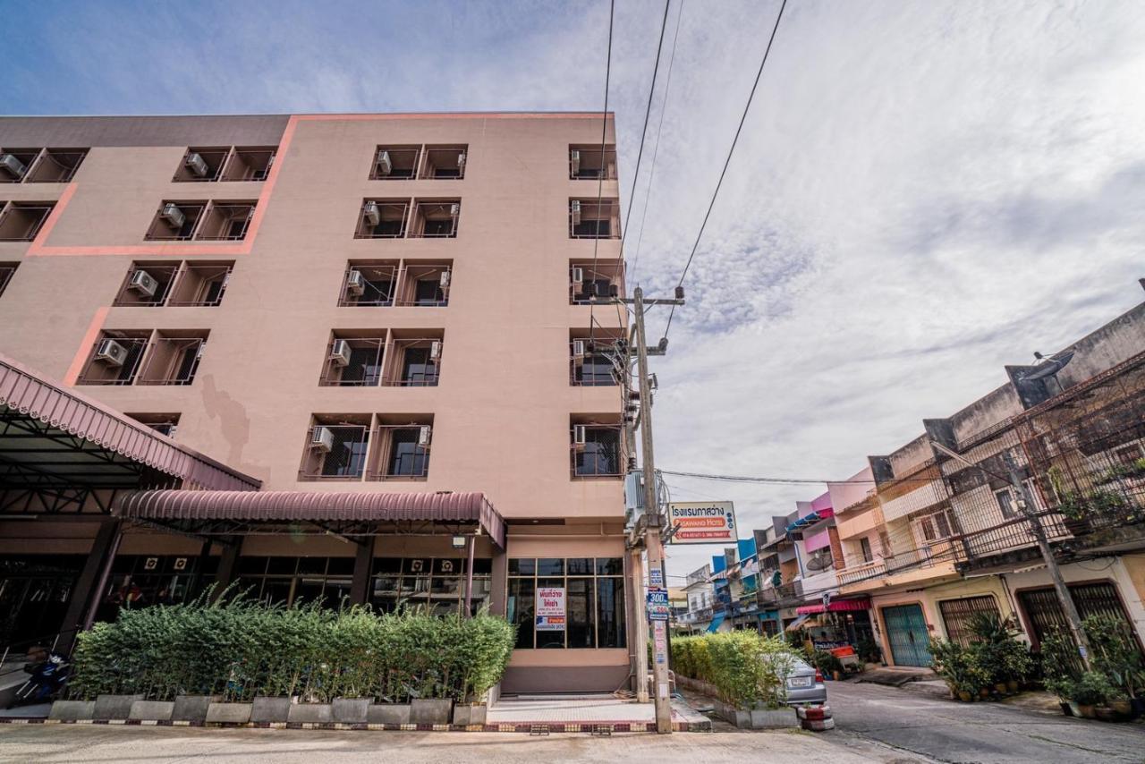 Pasawang Hotel ハートヤイ エクステリア 写真